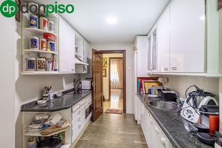 Piso en venta en Camino de Ronda - Rosaleda en Granada