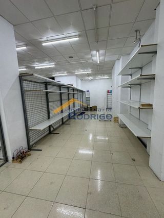 Local comercial en venta en Gamonal en Burgos