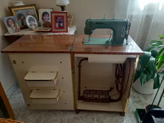 Máquina de coser Refrey