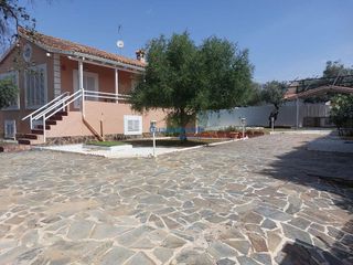 Chalet en alquiler en Montequinto en Dos Hermanas