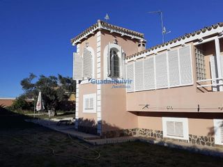 Chalet en alquiler en Montequinto en Dos Hermanas