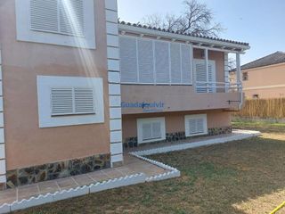 Chalet en alquiler en Montequinto en Dos Hermanas