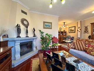 Casa pareada en venta en Lavadores en Vigo