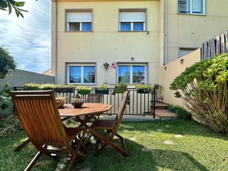 Casa pareada en venta en Lavadores en Vigo