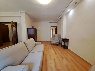 Piso en alquiler en Los Remedios en Sevilla