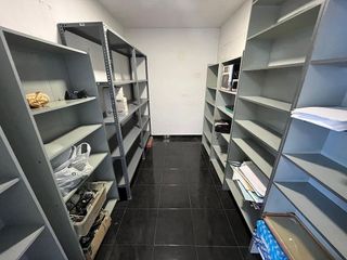 Local comercial en alquiler en Cardenal Benlloch en Mislata