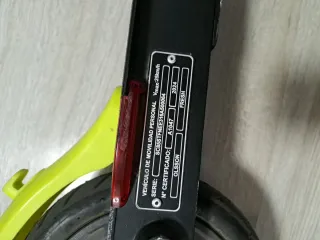 Patinete Eléctrico Fresh Neon