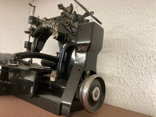 Máquina de coser NOGMA