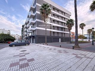 Local comercial en alquiler en Puerto - Plaza de Toros en Estepona