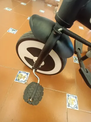 Triciclo Kinderkraft Silla Gris