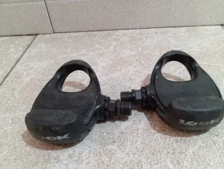 Pedales automáticos para bicicleta