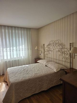 Piso en venta en Plaza España - Villa Pilar - Reyes Católicos - Vadillos en Burgos