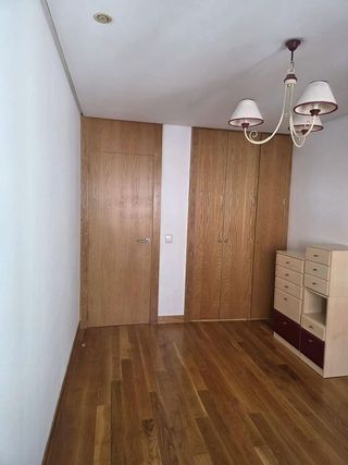 Piso en venta en Plaza España - Villa Pilar - Reyes Católicos - Vadillos en Burgos