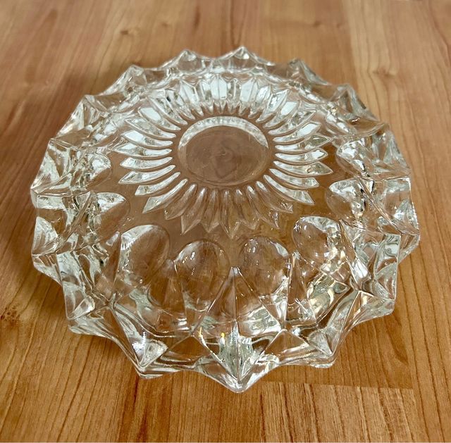 Cenicero de cristal tallado