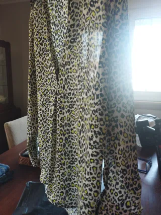 Conjunto: Camisa animal print y 2 pantalones negro