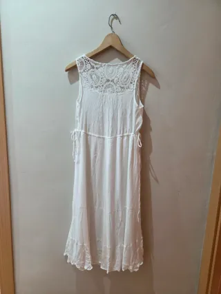 Vestido blanco ibicenco con encaje