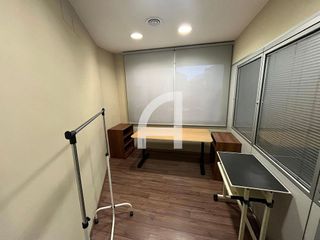 Oficina en alquiler en Ca n'Aurell en Terrassa