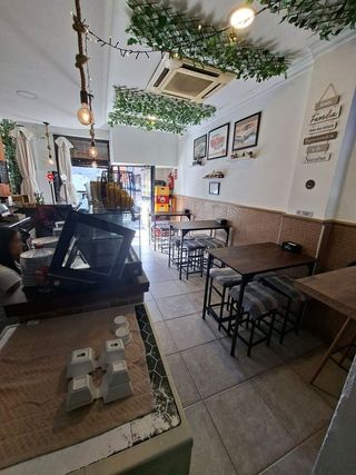 Local comercial en alquiler en L´Amistat en Valencia