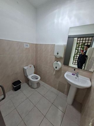 Local comercial en alquiler en L´Amistat en Valencia