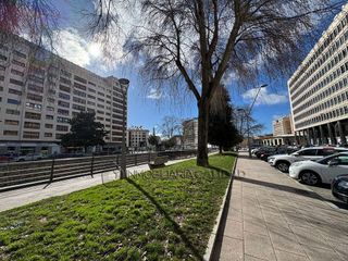 Oficina en alquiler en Plaza España - Villa Pilar - Reyes Católicos - Vadillos en Burgos