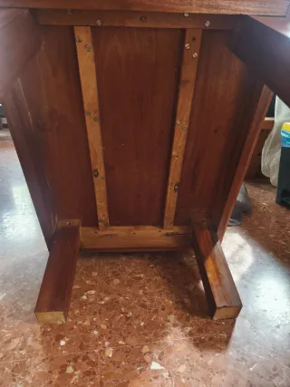 Mesa de madera maciza