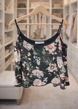 Camiseta floral Bershka talla S