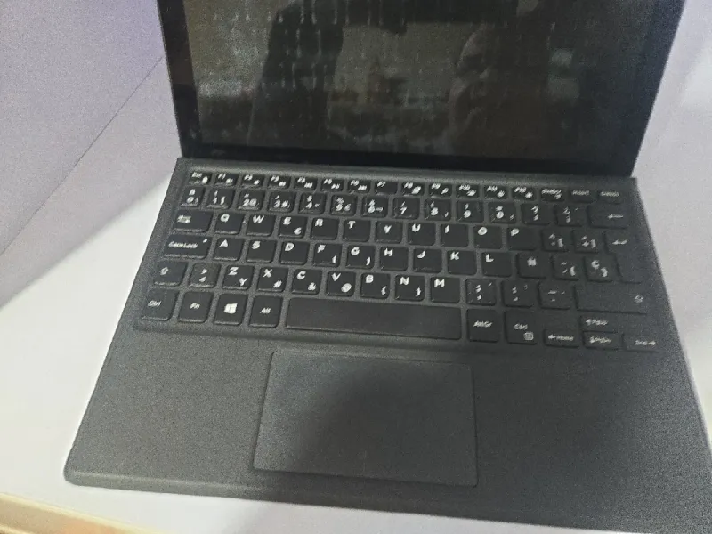 Portátil + Tablet DELL 2 en 1 afbeelding 2