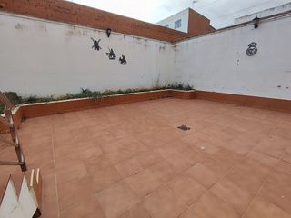 Casa adosada en venta en Tomelloso