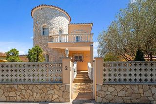 Chalet en venta en Empuriabrava en Castelló d´Empúries