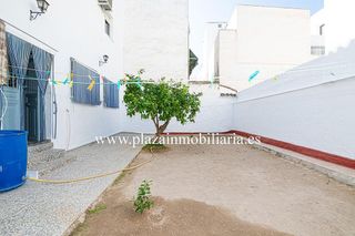 Chalet en venta en Lucena
