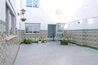 Chalet en venta en Lucena