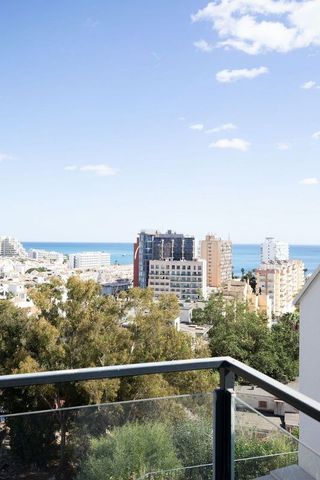 Casa adosada en venta en Torrequebrada en Benalmádena