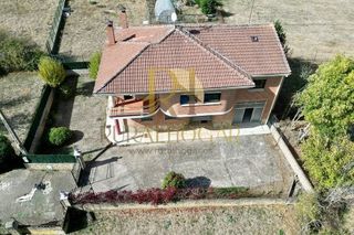 Chalet en venta en Matallana de Torío