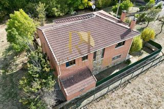 Chalet en venta en Matallana de Torío