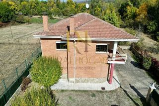 Chalet en venta en Matallana de Torío