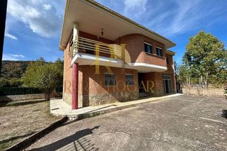 Chalet en venta en Matallana de Torío