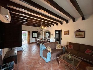 Chalet en venta en Carmona