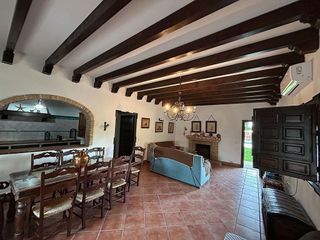 Chalet en venta en Carmona