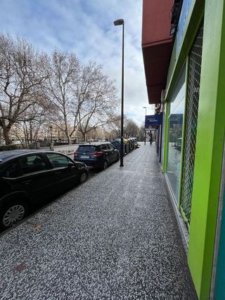 Local comercial en alquiler en Pinares de Venecia en Zaragoza