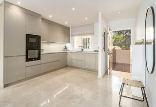 Piso en alquiler en Los Naranjos - Las Brisas en Marbella