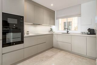 Piso en alquiler en Los Naranjos - Las Brisas en Marbella