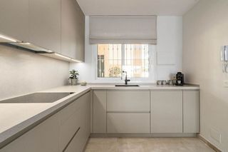 Piso en alquiler en Los Naranjos - Las Brisas en Marbella