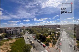 Piso en alquiler en Pueblo Nuevo en Madrid