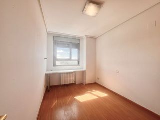 Piso en alquiler en Pueblo Nuevo en Madrid