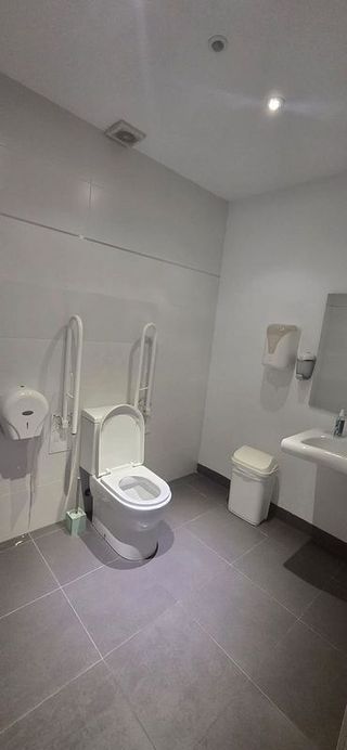 Local comercial en alquiler en Barrio de Zaidín en Granada