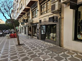 Local comercial en alquiler en Avda de Madrid - Pº de la Estación en Jaén