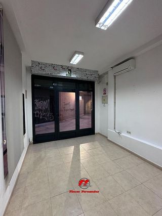 Local comercial en alquiler en Velilla de San Antonio