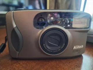 Macchina fotografica Nikon Zoom 210 AF