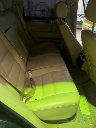Interior Volkswagen Touareg 2004 Piel