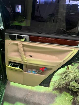 Interior Volkswagen Touareg 2004 Piel